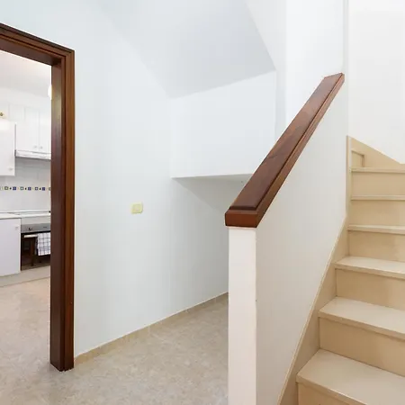 Tenohomes Warm And Comfortable Stay, Silos 펜션