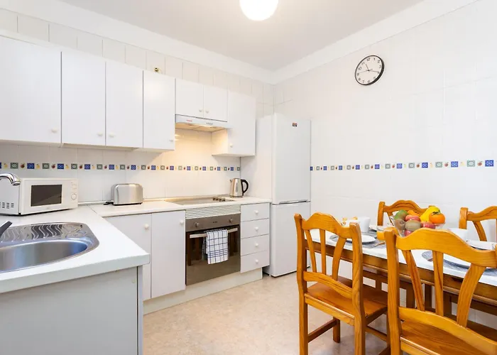 Tenohomes Warm And Comfortable Stay, Silos 펜션 로스실로스